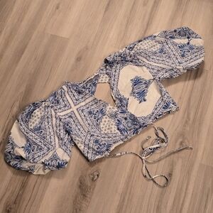Olivaceous White and Blue Paisley Tie-Back Cutout Crop Top